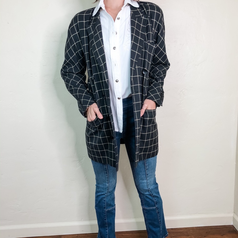 *SOLD* Vintage ESCADA Navy & Cream Blazer - Picture 2 of 4
